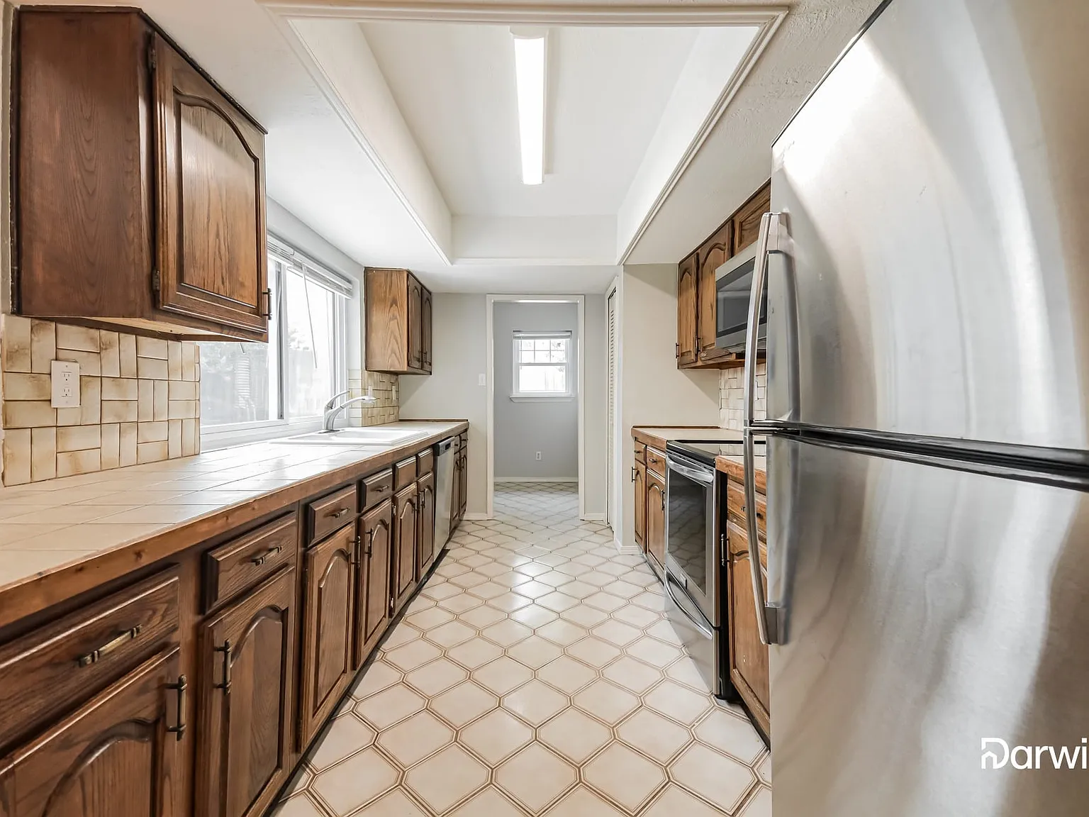 4 bed, 2.0 bath, 2122 sqft, $2,675 — Photo 3