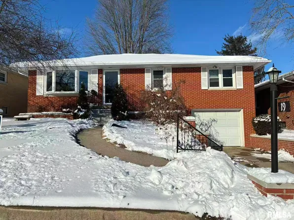 19 Karl Ln, Springfield, IL 62702