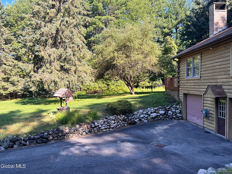 3rd image of 548 White Schoolhouse Road