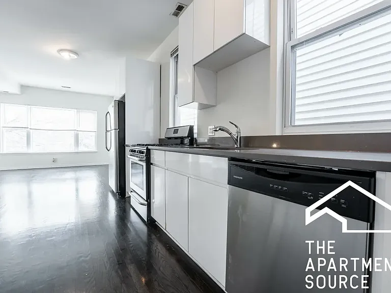 2440 N Ashland Ave #2 — Photo 5