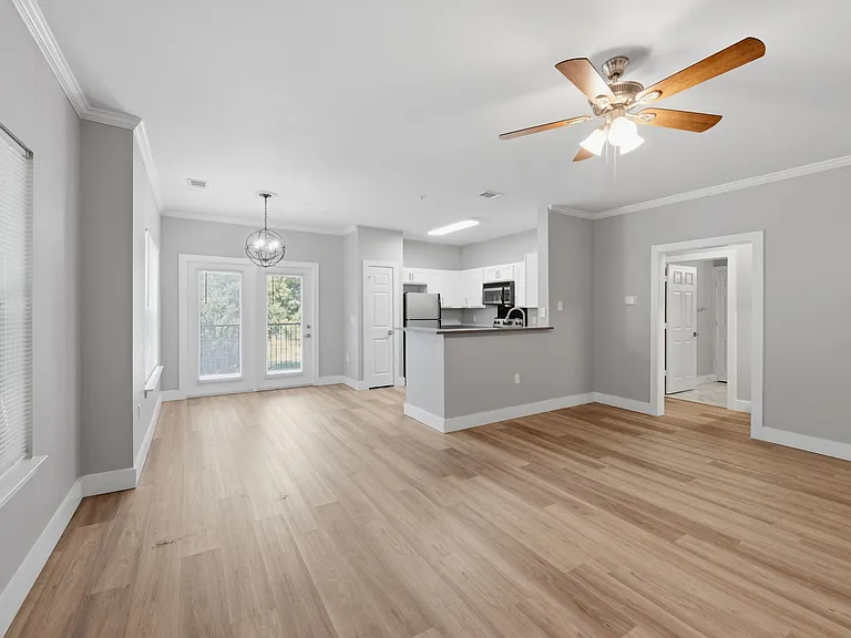 Elora Place Apartments — Photo 11