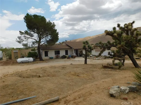 9573 Buena Vista Rd, Apple Valley, CA 92308