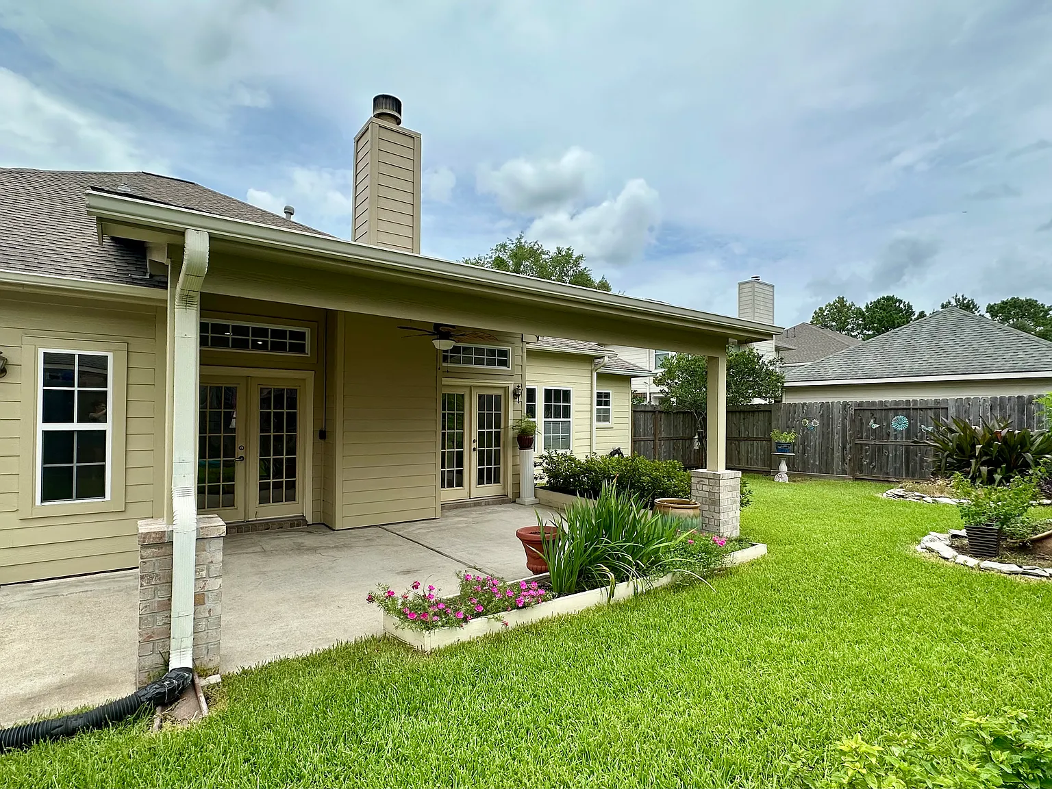 3 bed, 2.5 bath, 2163 sqft, $2,500 — Photo 4