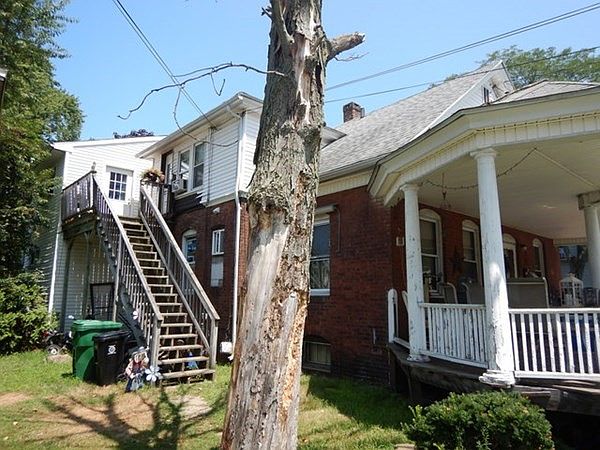2nd image of 760 McKinstry Ave