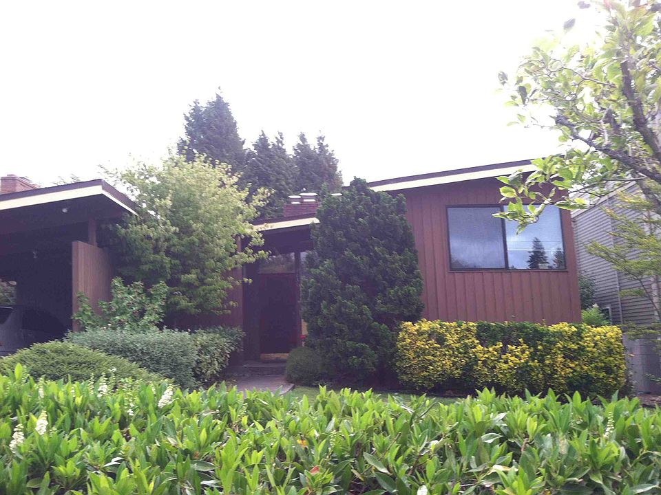 2nd image of 7030 55th Ave NE