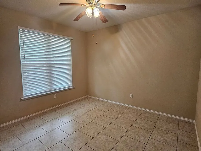 3020 Rain Dance Loop — Photo 6