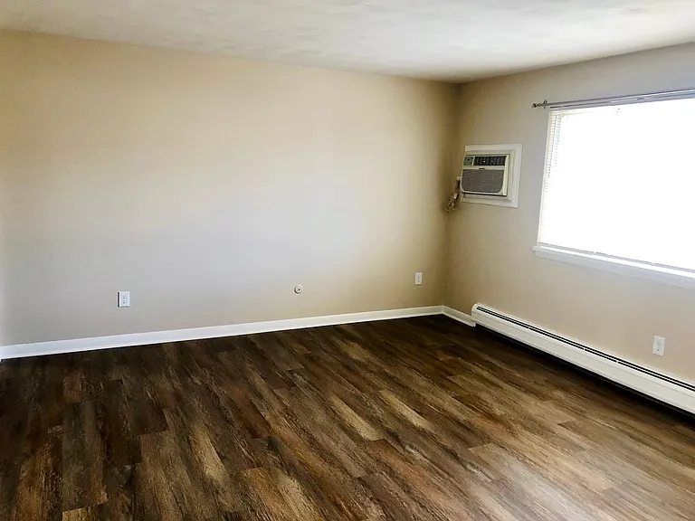 3546 Lyell Rd — Photo 5