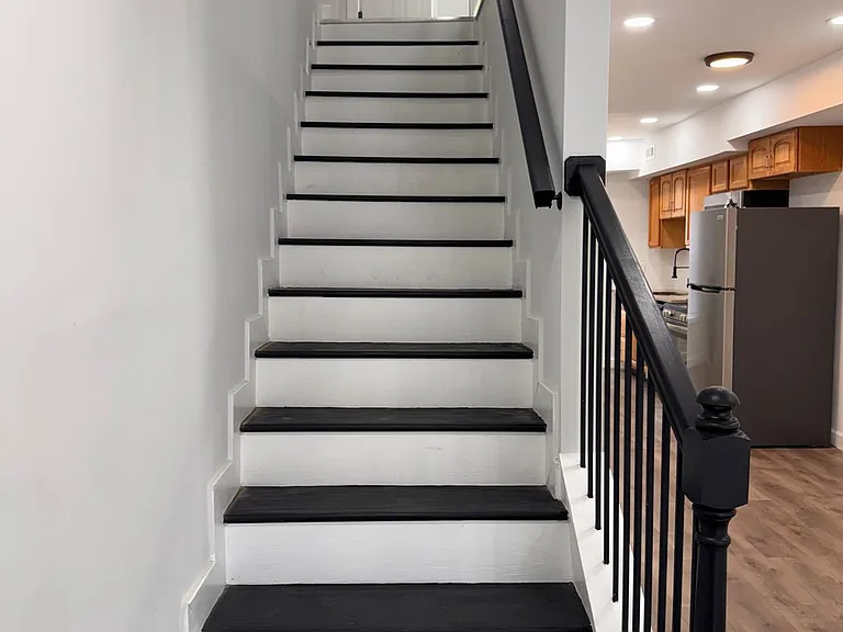 2606 W Fairmount Ave — Photo 11