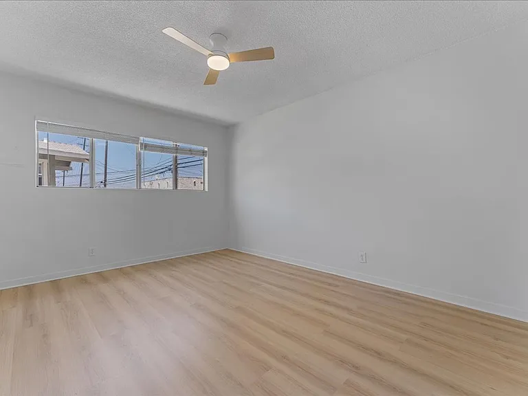 1626 Pine Ave #N — Photo 11