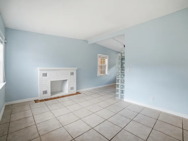 1717 SW 12th Ct — Photo 7