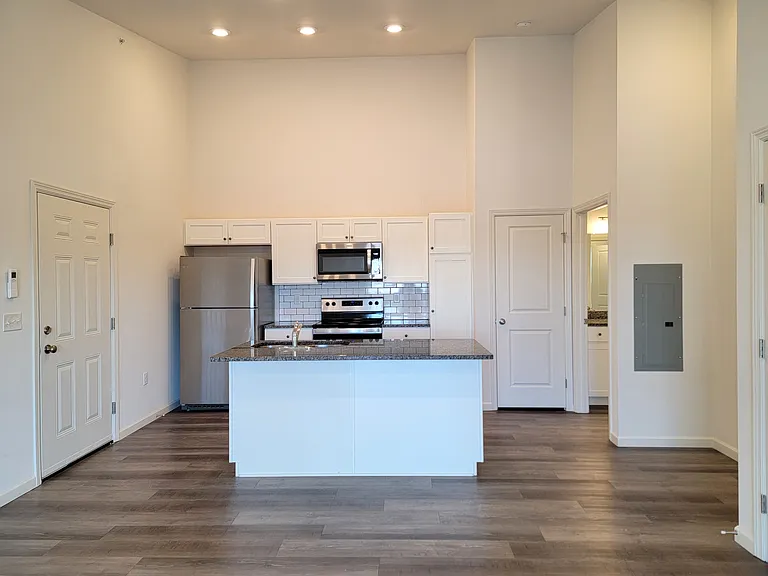4520 Commerce St #304 — Photo 2