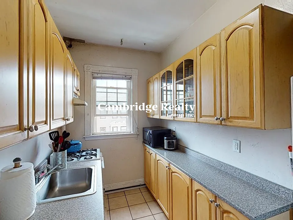 15 Glenville Ave #15T
