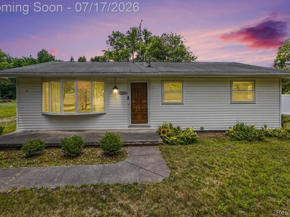 17450 Martinsville Rd, Belleville, MI 48111