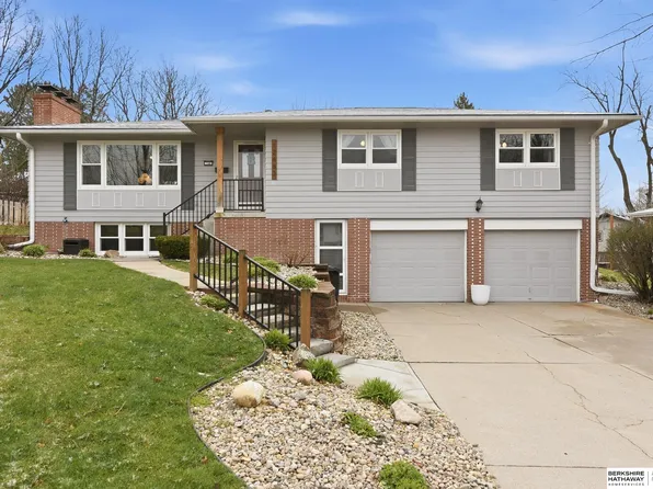 12483 Woodcrest Dr, Omaha, NE 68137