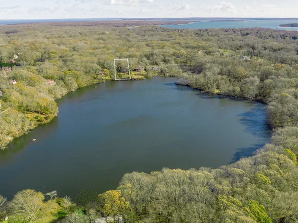 44 Lake Dr, Shelter Island, NY 11964