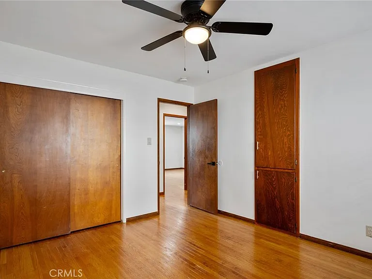 983 W 10th St — Photo 16
