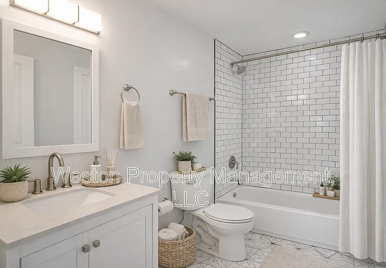 711 NW 30th St #4 — Photo 9