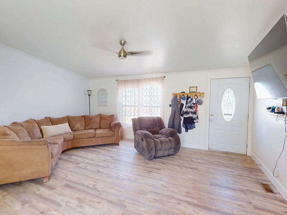 1st image of 376 W Johnson Dr