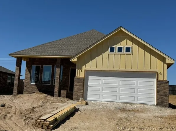 206 S 26th St, Collinsville, OK 74021