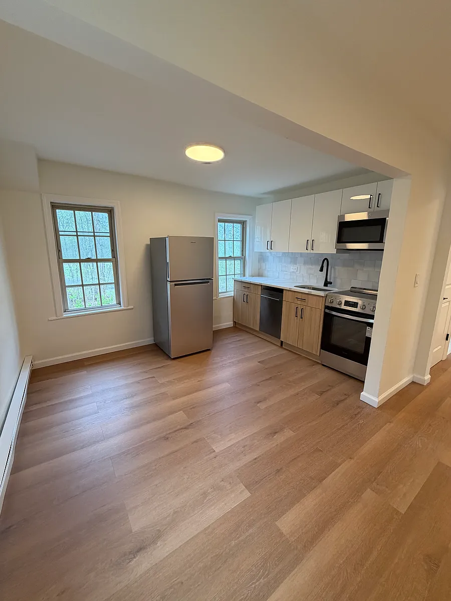 Building Photo - 17B Tyrone Thomas Ln #B