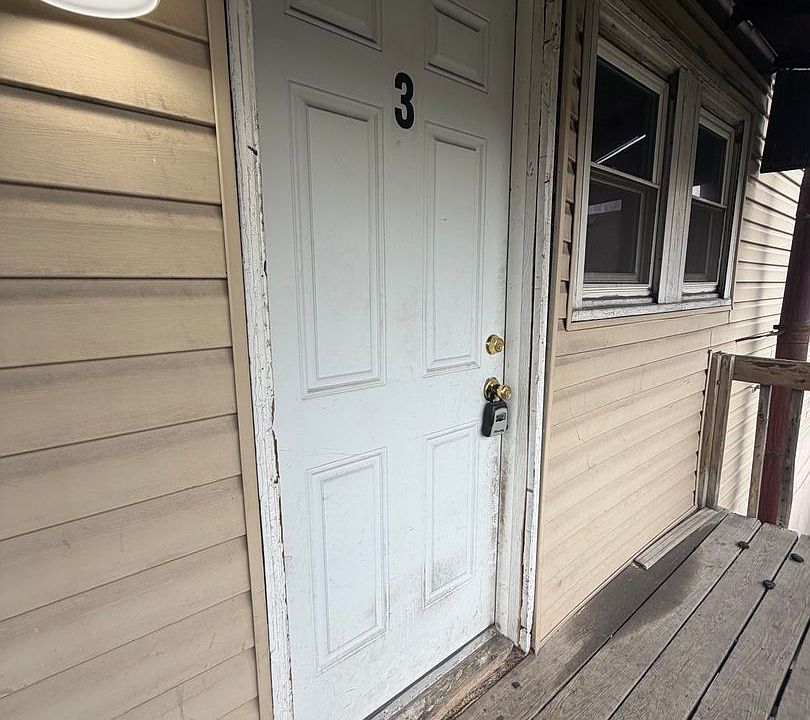 1st image of 2423 Lincoln Ave