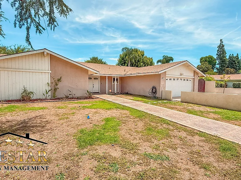 808 Hewlett St — Photo 5