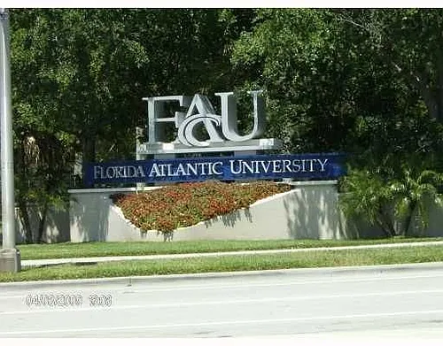 600 NW 7th Ave #C Photo 1