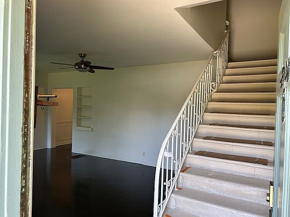 Stair to upper Bedrooms