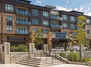 875 Lake St N APT 318, Wayzata, MN 55391