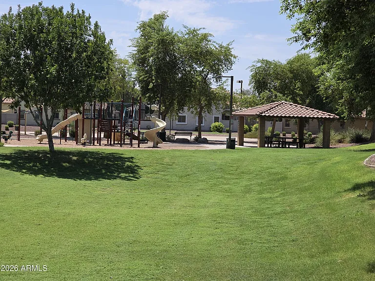 2170 W Scully Dr — Photo 23
