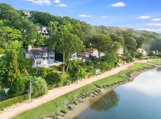 718 Soundview Rd, Oyster Bay, NY 11771