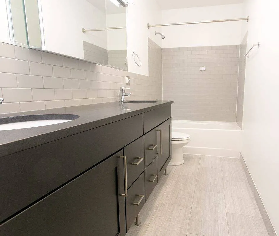 5512 S. Hyde Park Boulevard — Photo 4