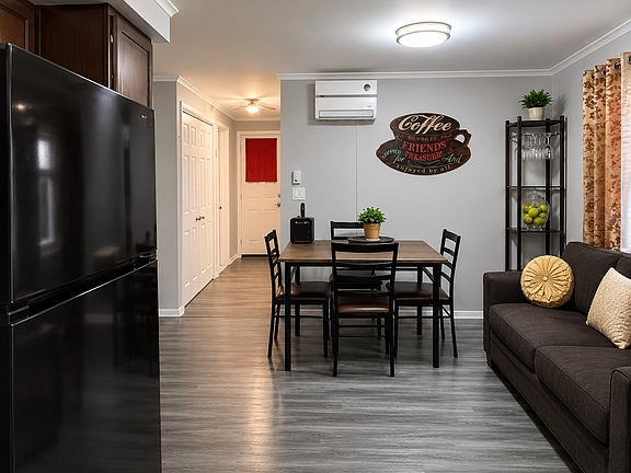 3rd image of 183 Oakwood Ave