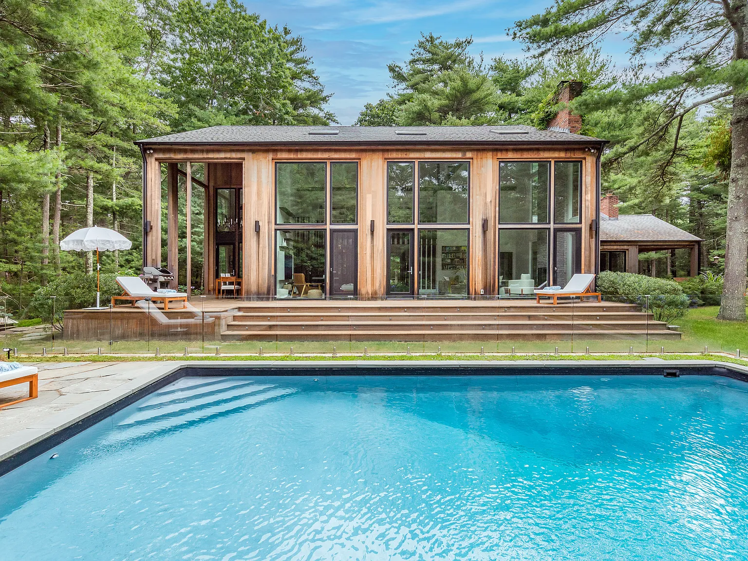 Perfect Hamptons Getaway — Photo 2