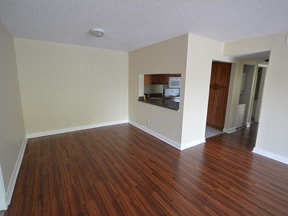 5th image of 1624 S Pine Ridge Cir #1624