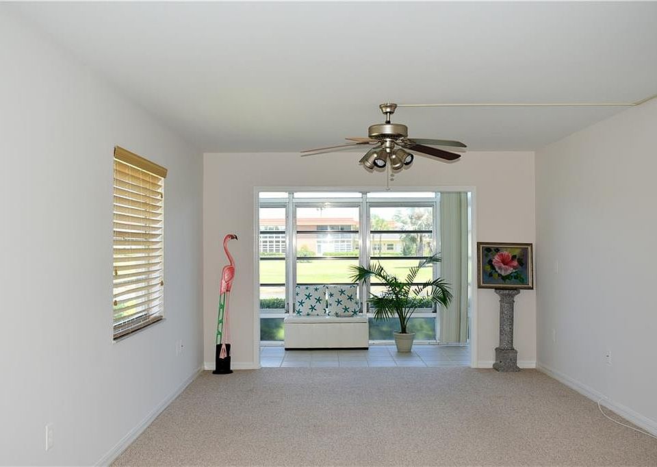 1st image of 77 Royal Oak Dr