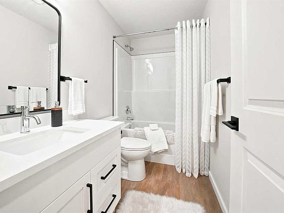 5th image of 5131 W 52nd St
