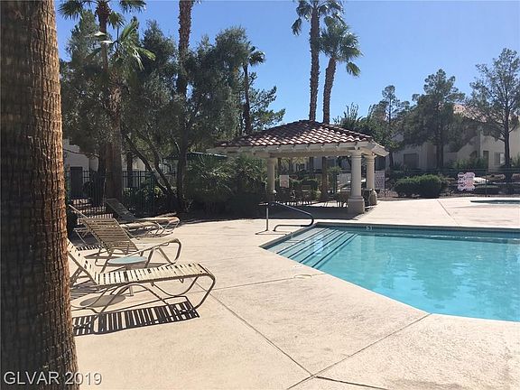 3rd image of 741 Yacht Harbor Dr