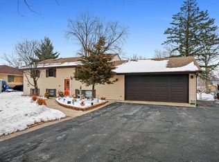 2N139 Mildred Ave, Glen Ellyn, IL 60137