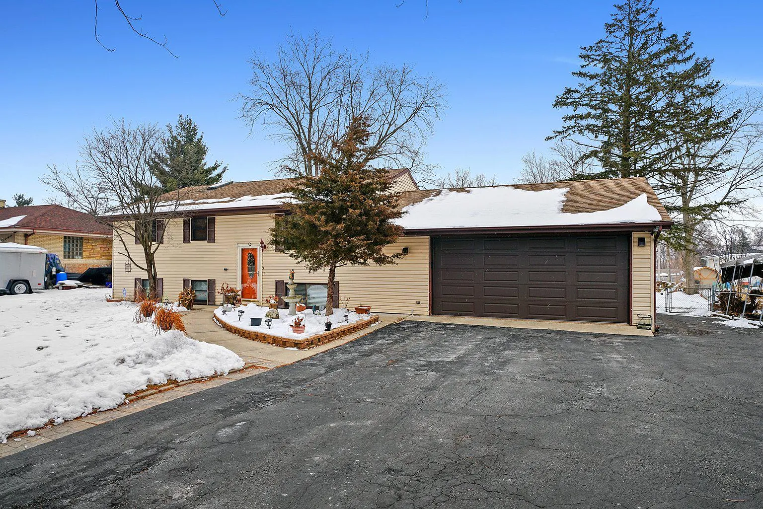 2N139 Mildred Ave photo 1