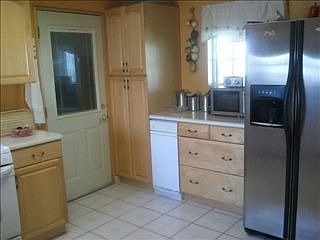5th image of 1179 Ashfield Ave