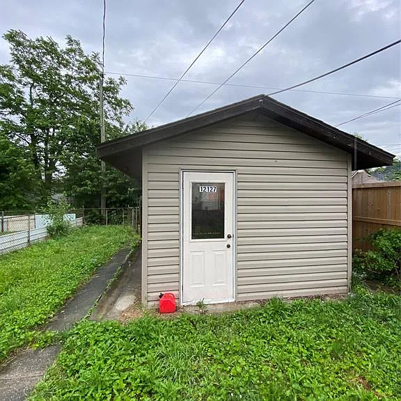408 Elm Ave — Photo 36