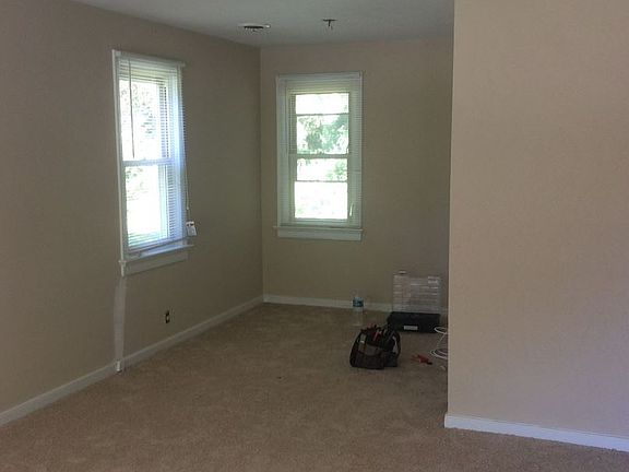3rd image of 533 E Maynor Dr