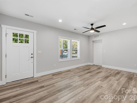 4th image of 2414 Dickens Ave