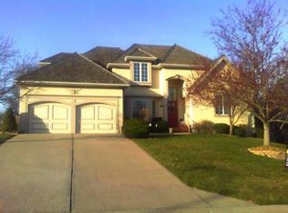 509 NE Sawgrass Ct, Lees Summit, MO 64064
