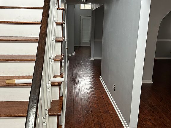 2nd image of 385 Clarkston Dr