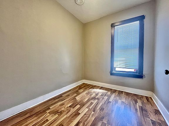 3rd image of 326 E Washington St #6