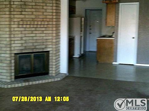 3rd image of 33 Teakwood Ln