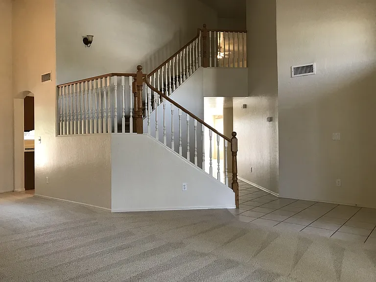 1710 W Houston Ave — Photo 6