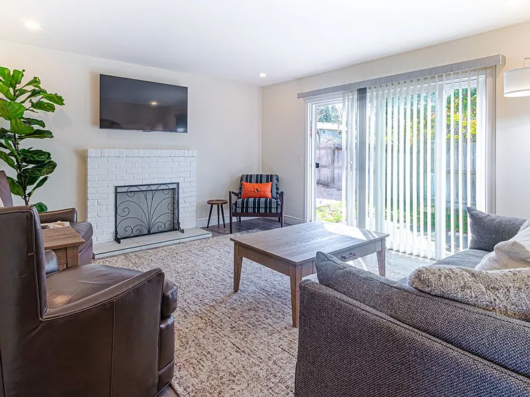 208 Vista Ct #A — Photo 2